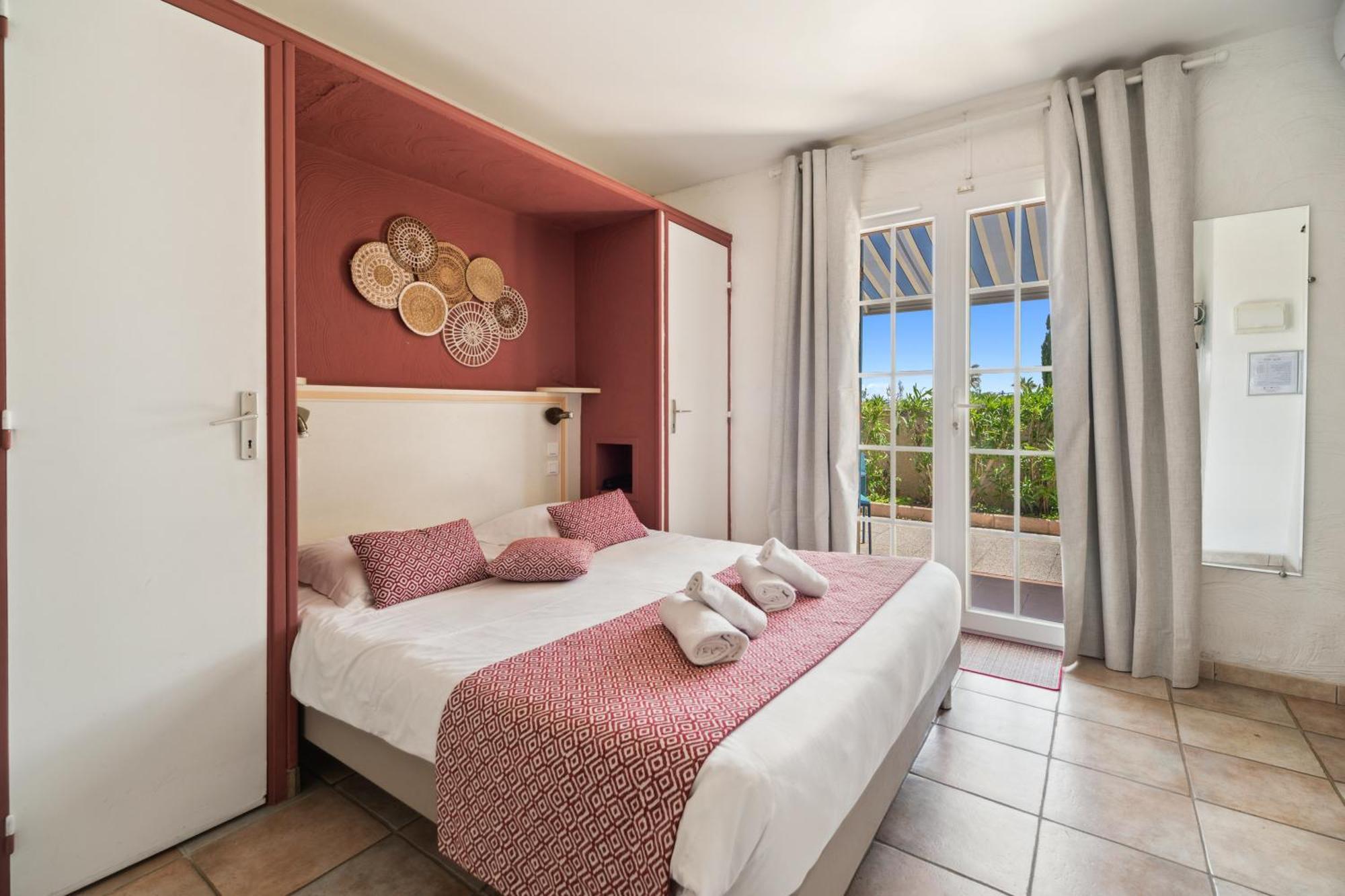 Hotel La Nartelle Сент-Максим Экстерьер фото